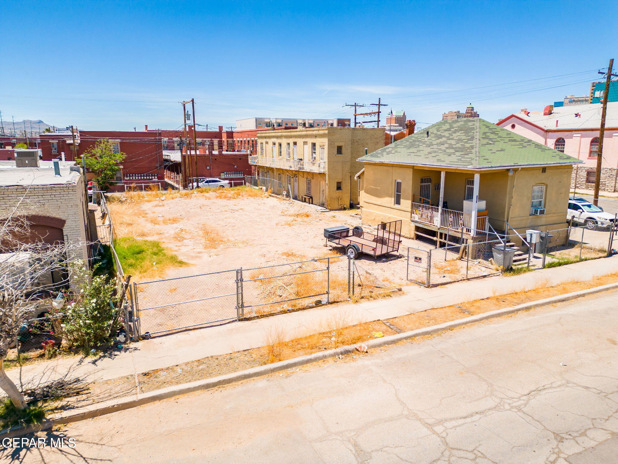 605 S OCHOA Street