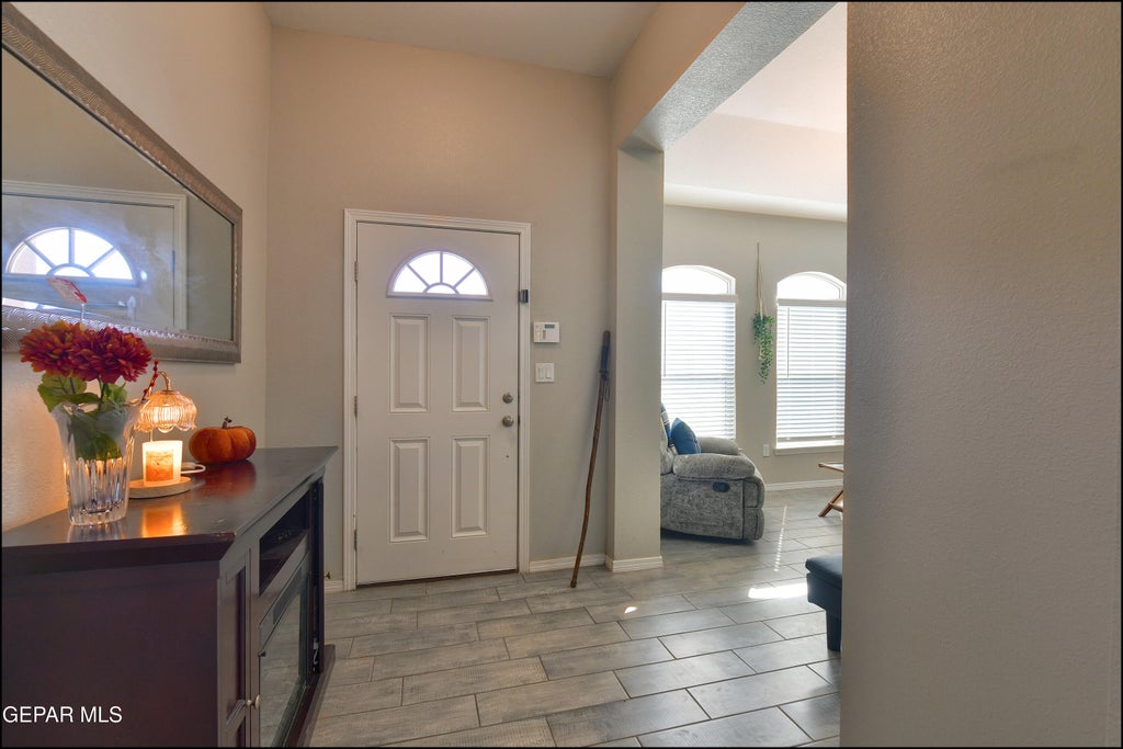 Photo of 477 DESERTS Drive, Socorro, TX 79927 (MLS # 944518)