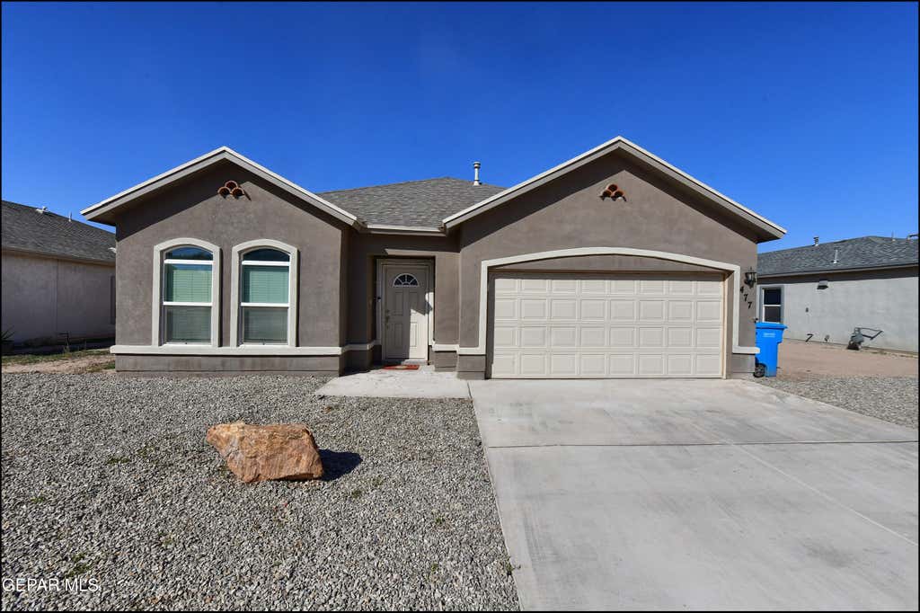 Photo of 477 DESERTS Drive, Socorro, TX 79927 (MLS # 944518)