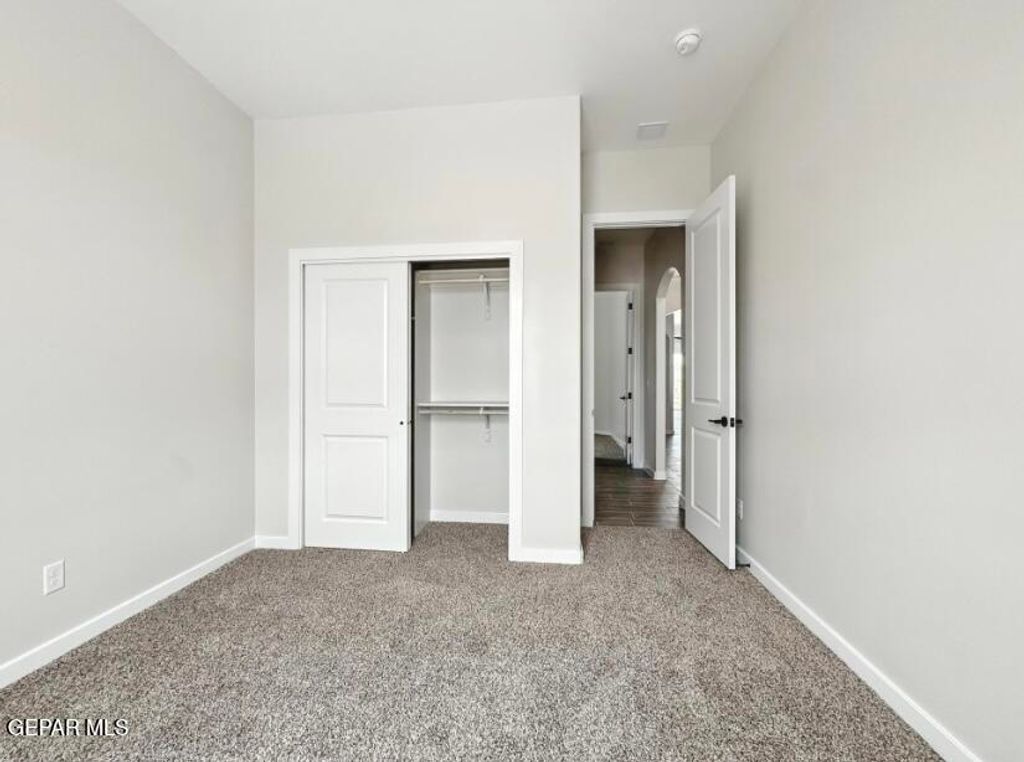 Photo of 648 Paseo De La Reina Street, Horizon City, TX 79928 (MLS # 932551)