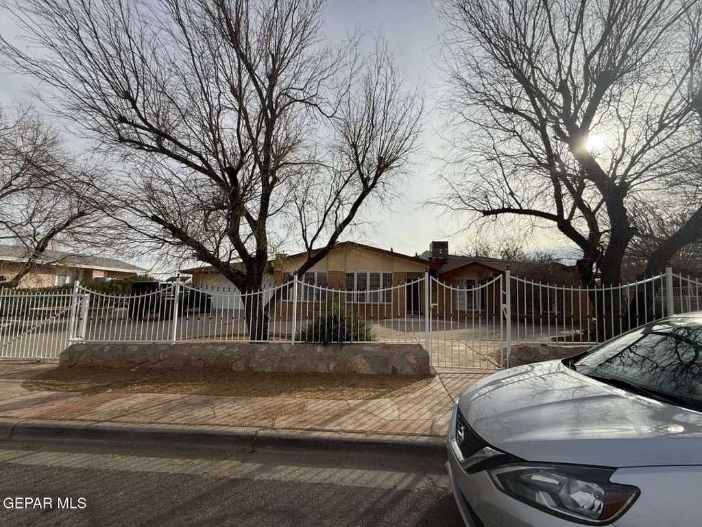 Photo of 10904 DON JANUARY Drive, El Paso, TX 79935 (MLS # 937412)