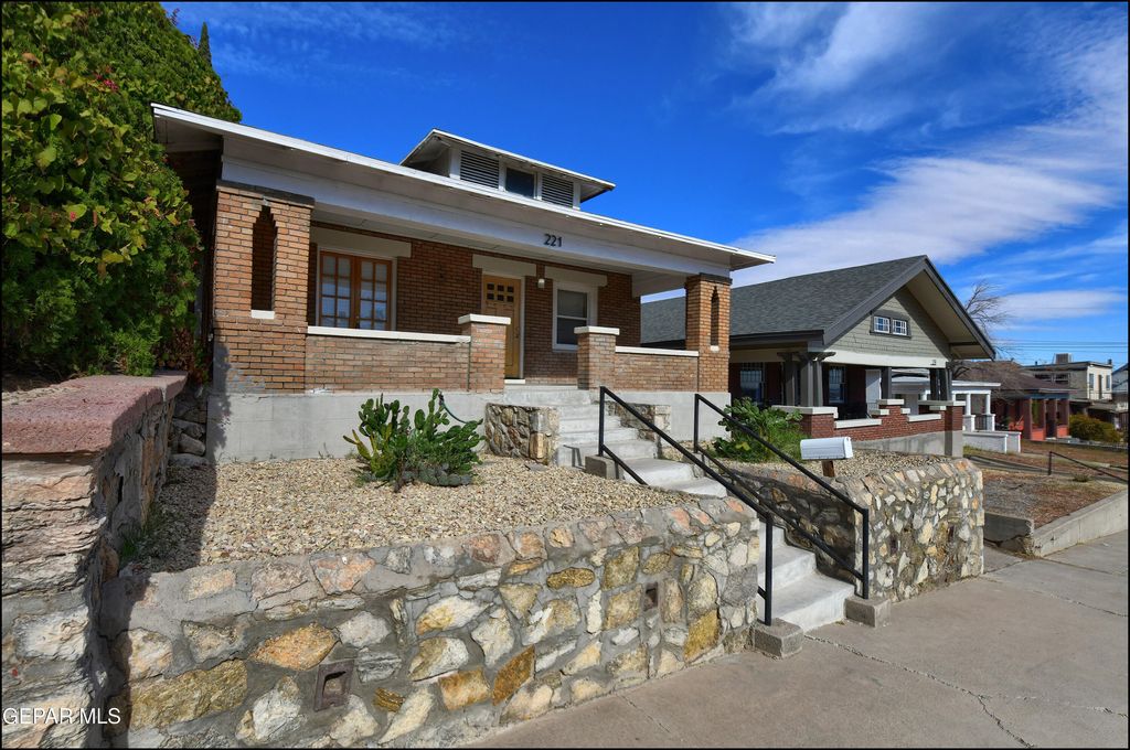 Photo of 221 W nevada Avenue, El Paso, TX 79902 (MLS # 934424)