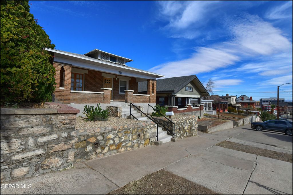 Photo of 221 W nevada Avenue, El Paso, TX 79902 (MLS # 934424)