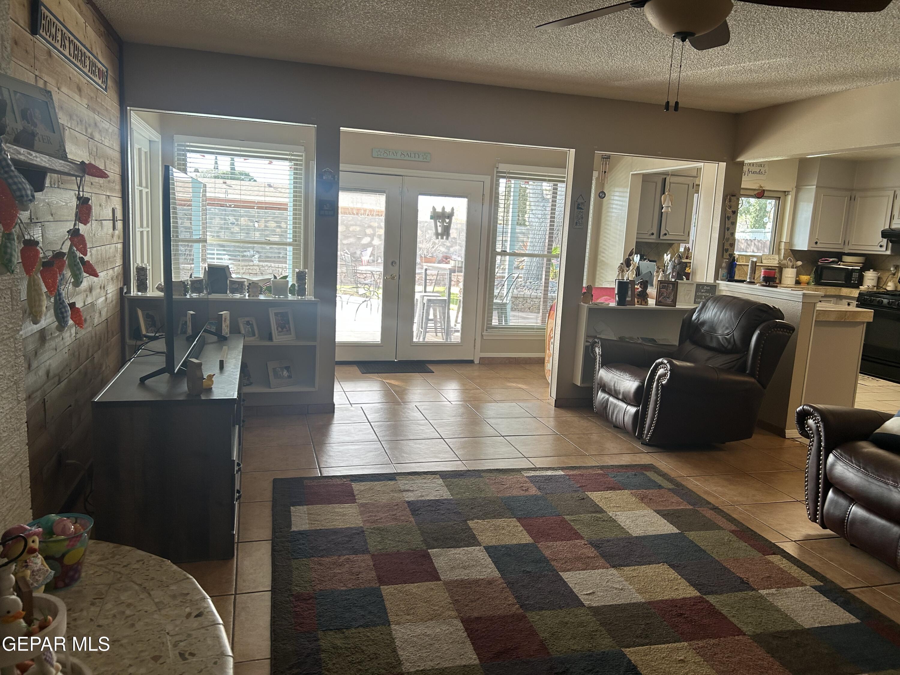 11017 LAKEWOOD Avenue