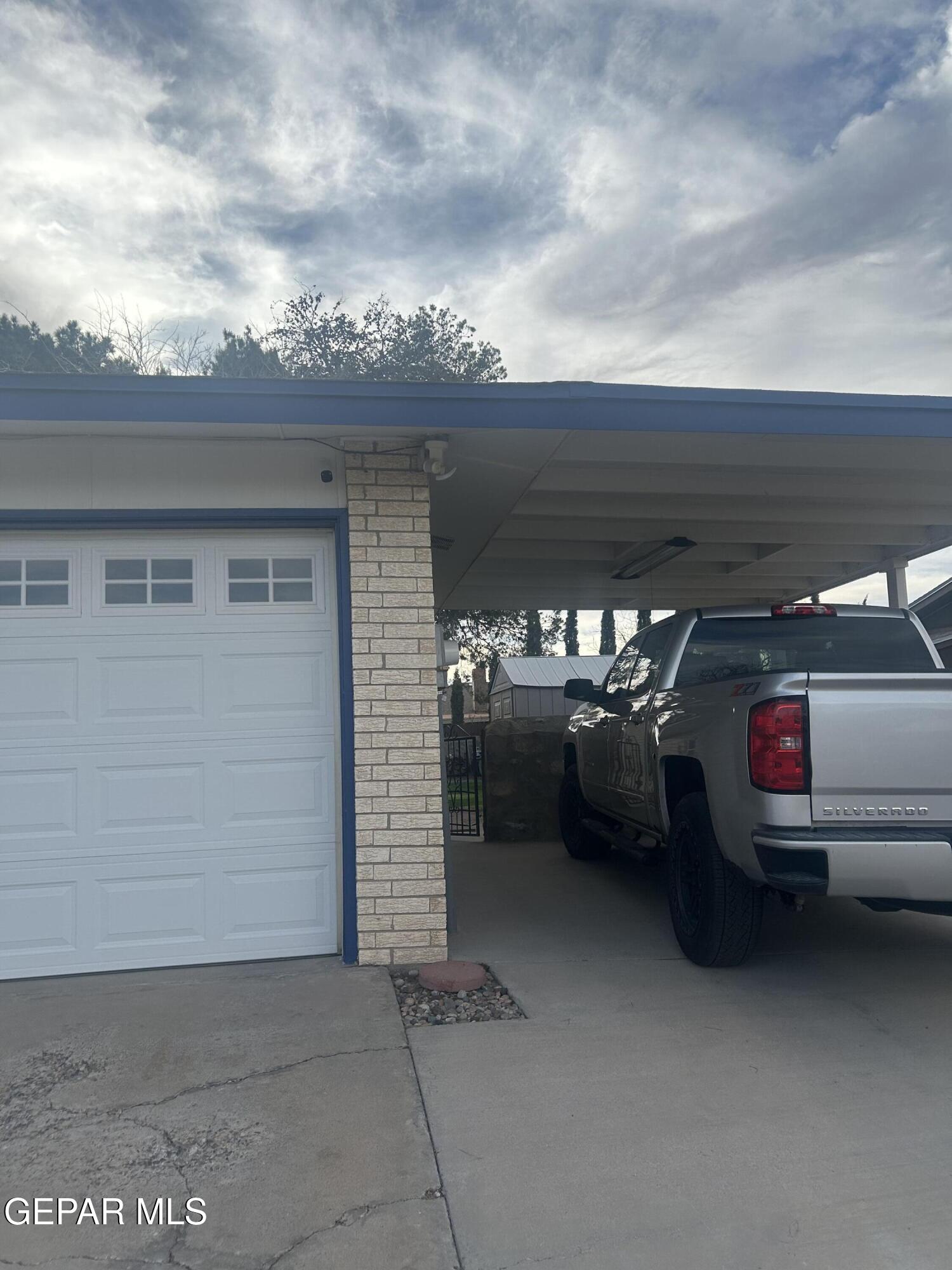 11017 LAKEWOOD Avenue