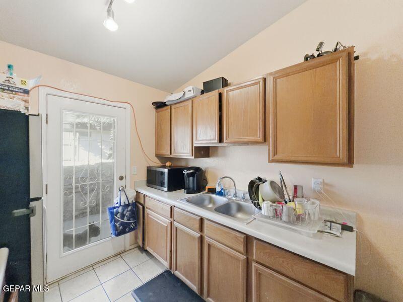 1695 SAINT STEPHEN Place