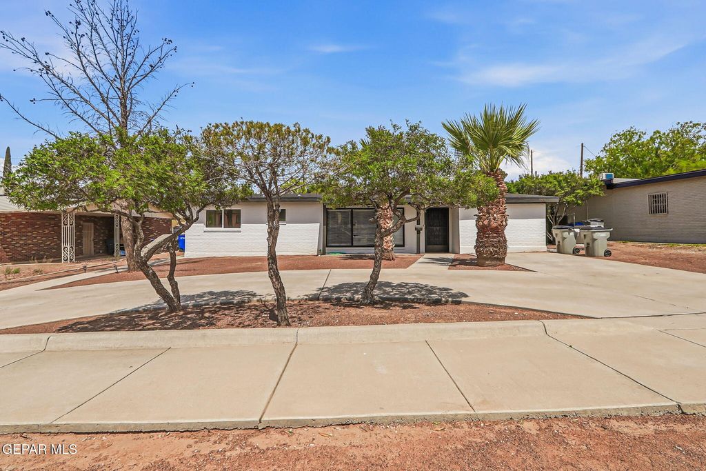 Photo of 609 ALETHEA PARK Drive, El Paso, TX 79902 (MLS # 942625)