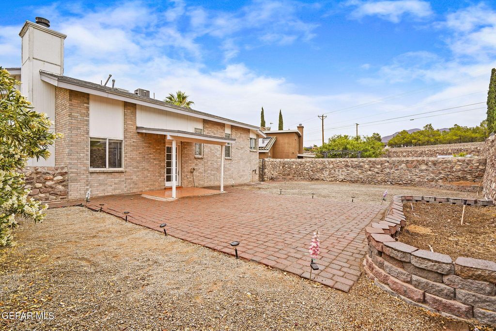 Photo of 7304 DESIERTO AZUL Drive, El Paso, TX 79912 (MLS # 943232)