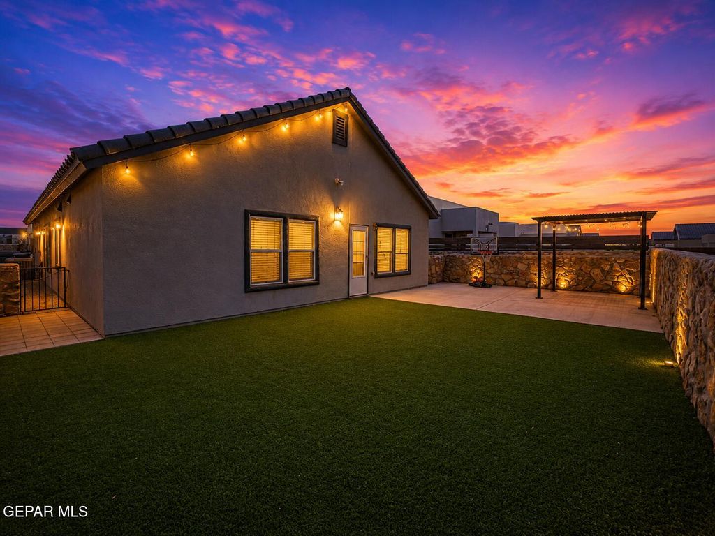 Photo of 13876 PASEO SERENO Drive, El Paso, TX 79928 (MLS # 947497)