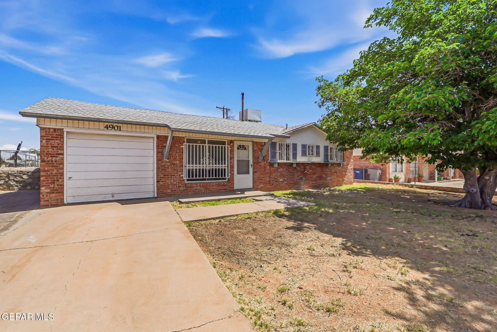 Photo of 4901 DEBEERS Drive, El Paso, TX 79924 (MLS # 945800)
