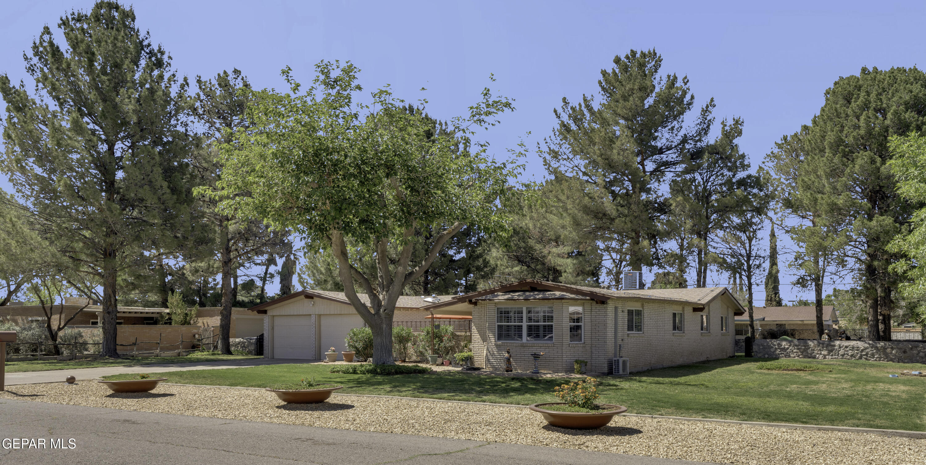 801 MONTCLAIR Drive