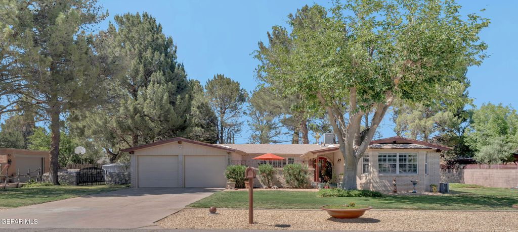 Photo of 801 MONTCLAIR Drive, El Paso, TX 79932 (MLS # 943864)