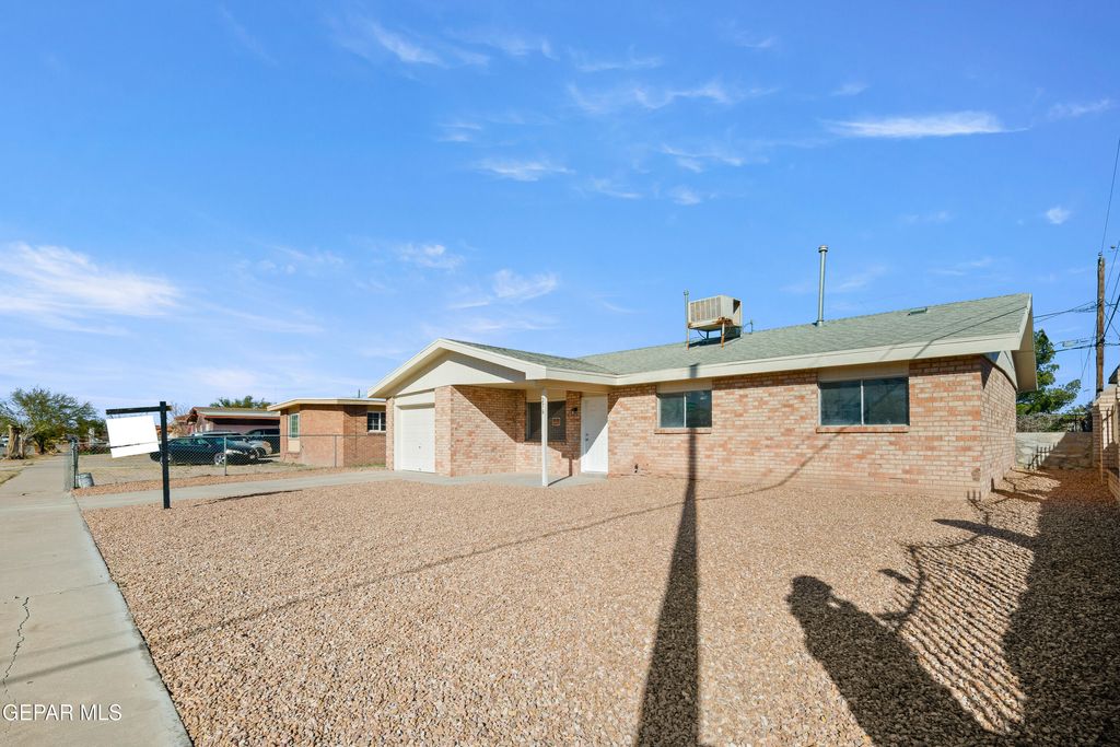 Photo of 276 ROMERIA Drive, El Paso, TX 79907 (MLS # 937447)