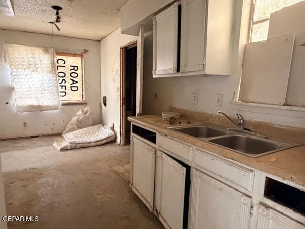 Photo of 5312 DEARBORNE Drive, El Paso, TX 79924 (MLS # 942029)