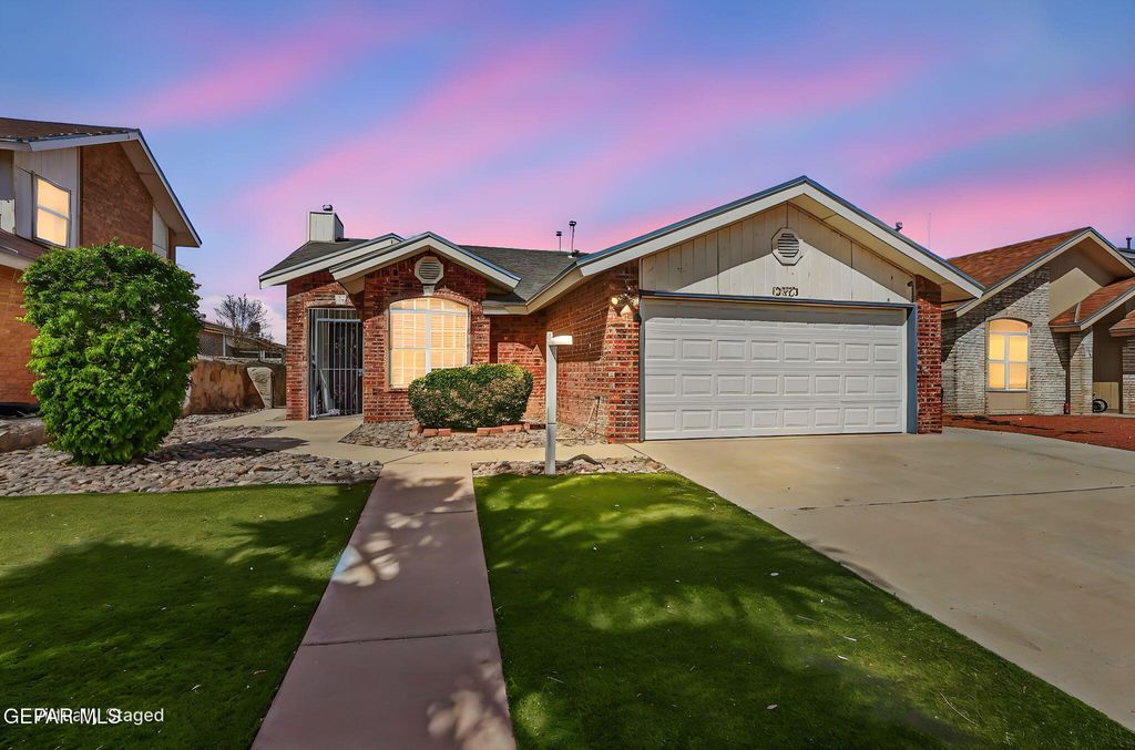 Photo of 12373 GOLDEN SUN Drive, El Paso, TX 79938 (MLS # 943673)