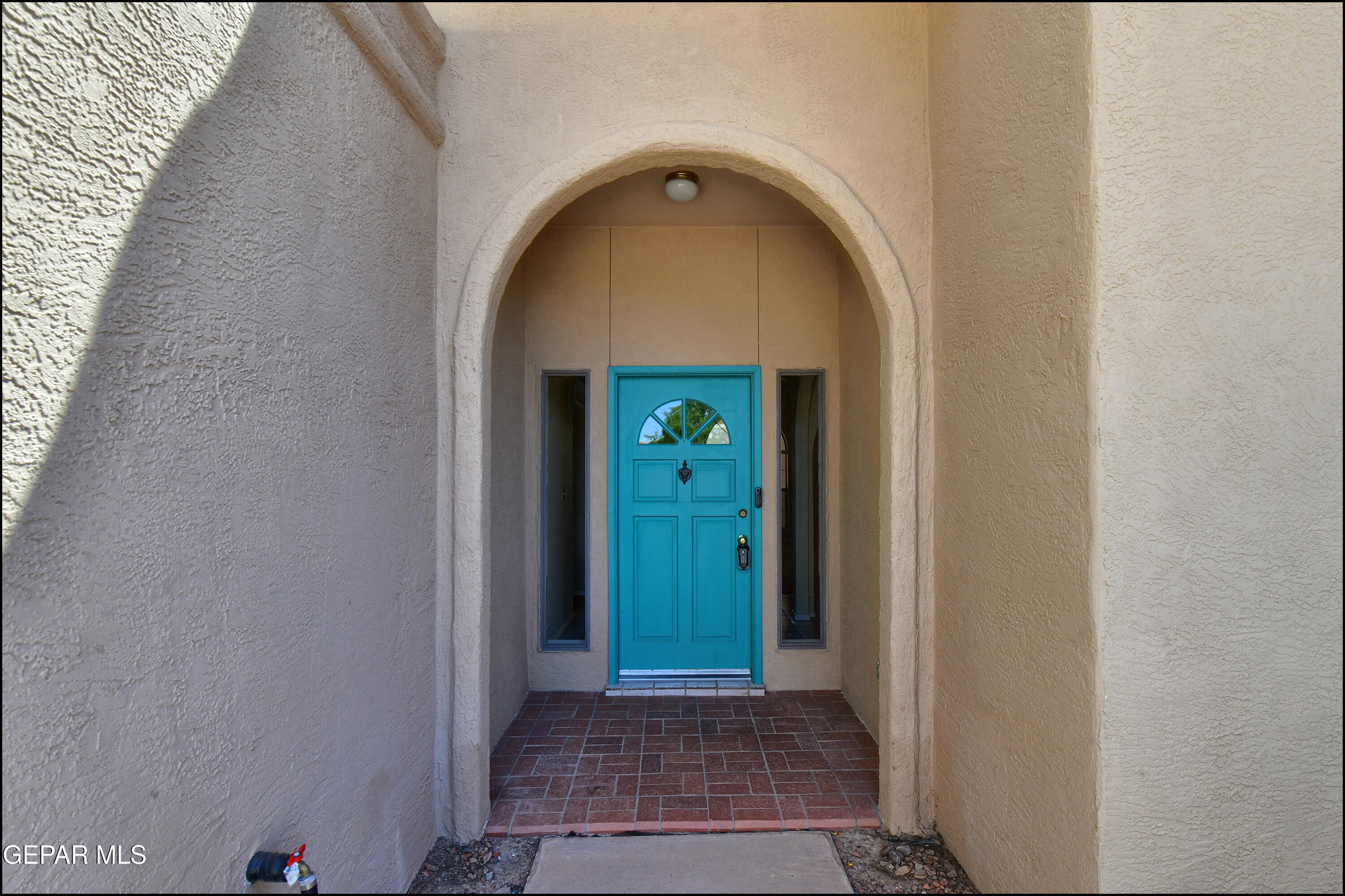 825 GONDOLA Lane