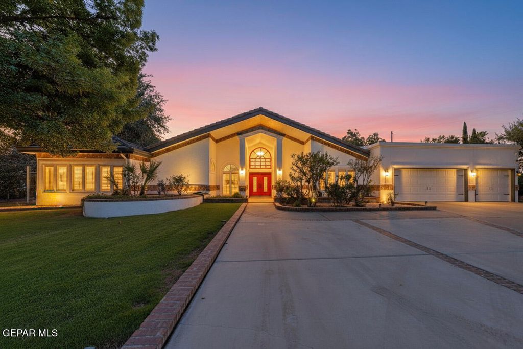 Photo of 5238 WHITE OAK Drive, El Paso, TX 79932 (MLS # 932416)