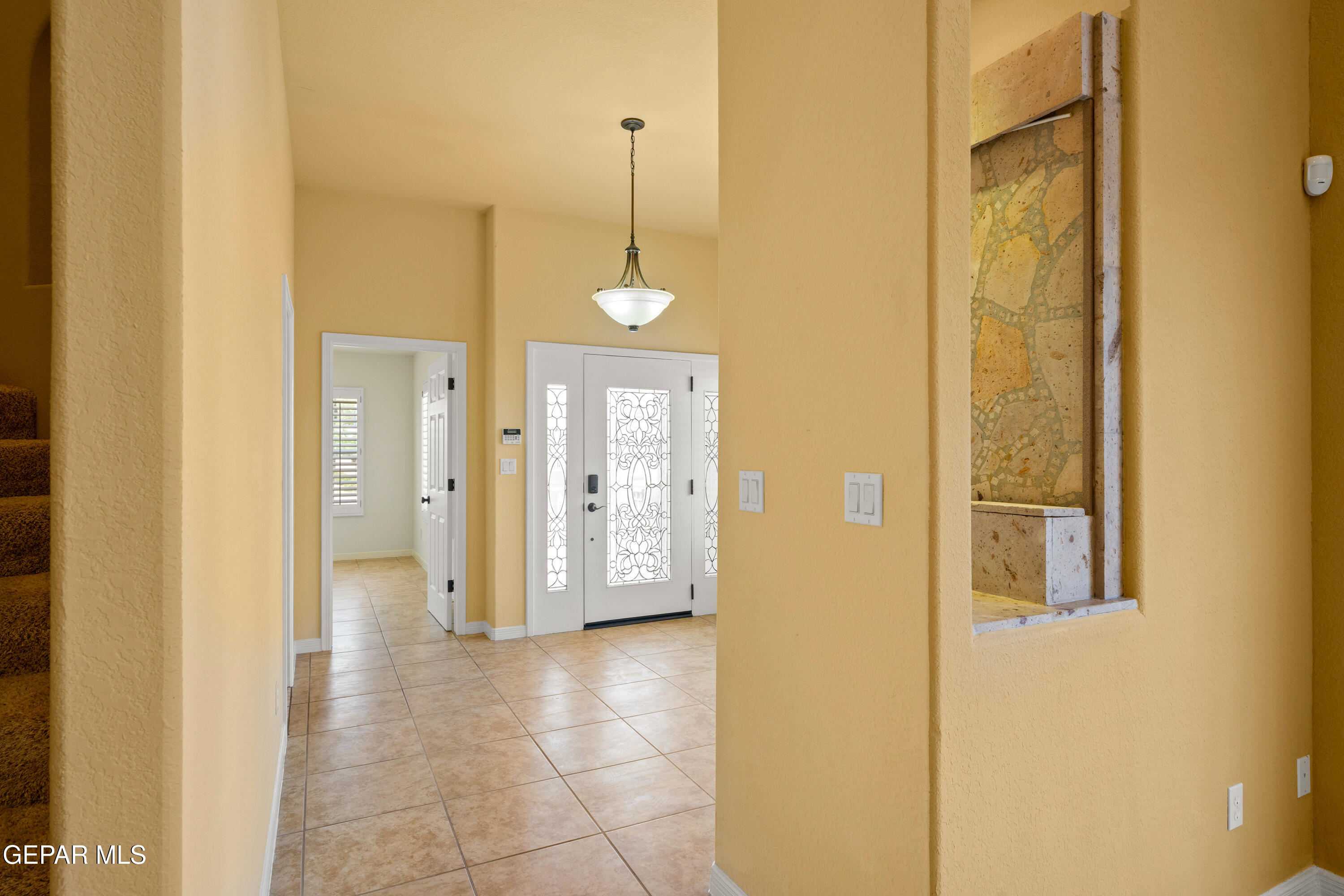 1536 VIA APPIA Street