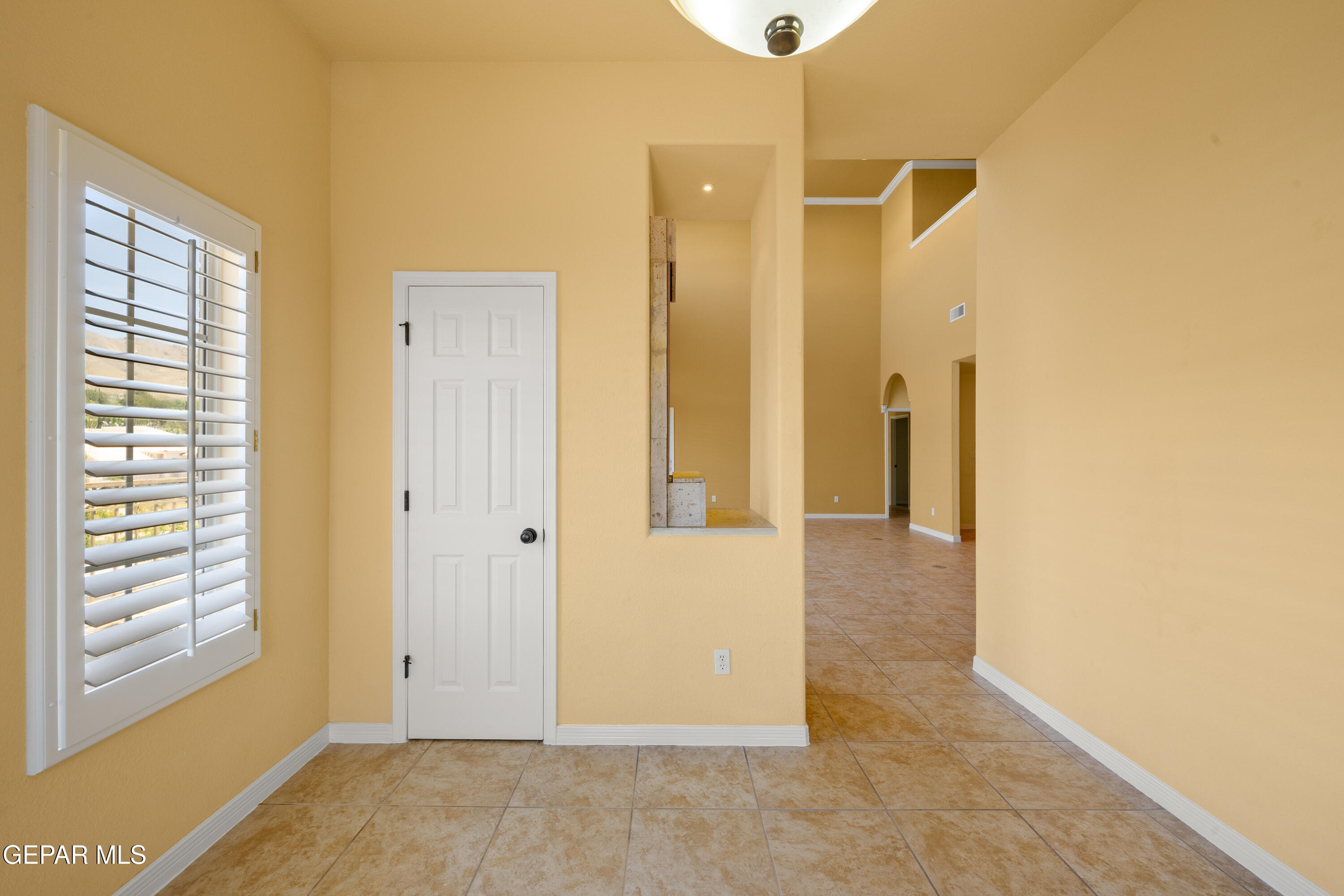 1536 VIA APPIA Street