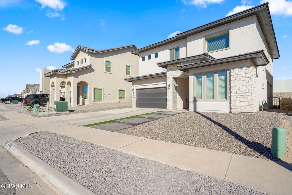 Photo of 13581 HAZLEWOOD Street, Horizon City, TX 79928 (MLS # 942634)