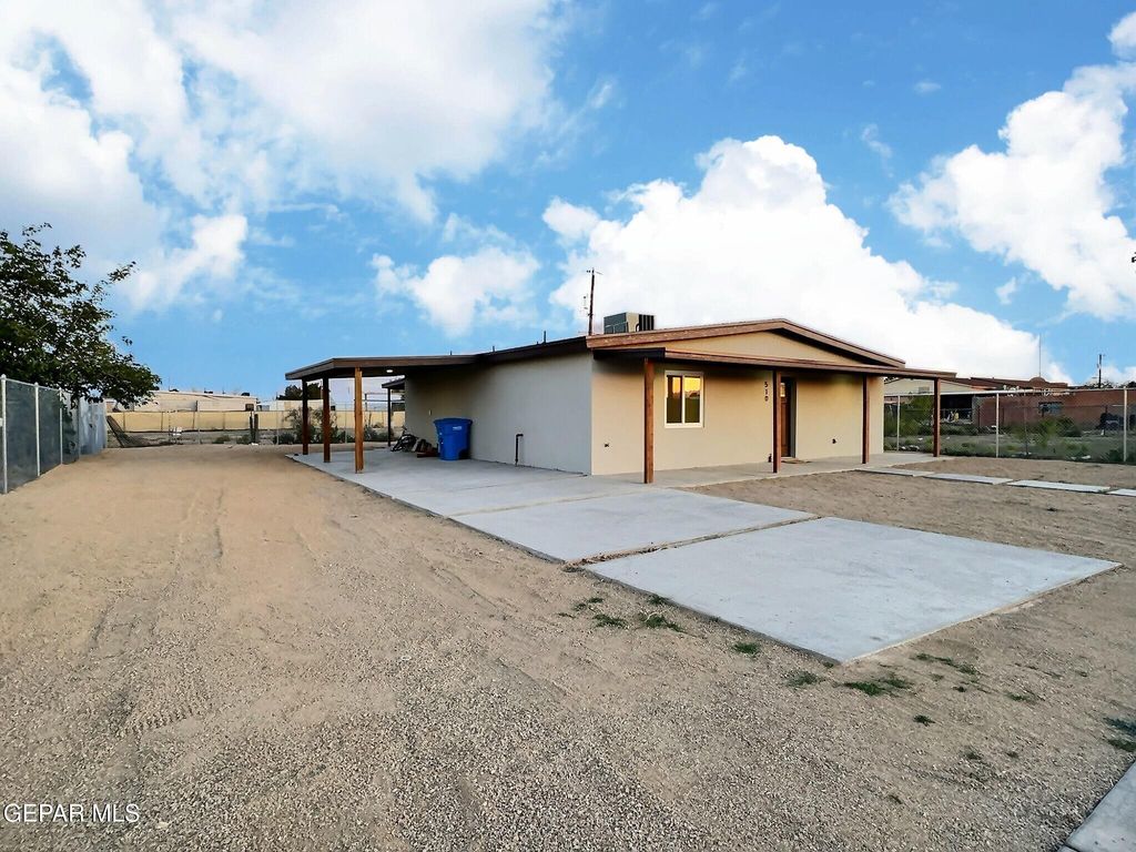 Photo of 510 LISA DIANE Road, Socorro, TX 79927 (MLS # 943621)