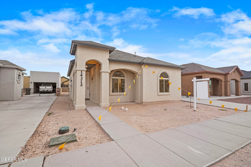 Photo of 14305 Tobe Davis Drive, Horizon City, TX 79928 (MLS # 952519)