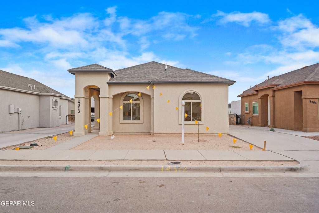 Photo of 14305 Tobe Davis Drive, Horizon City, TX 79928 (MLS # 952519)