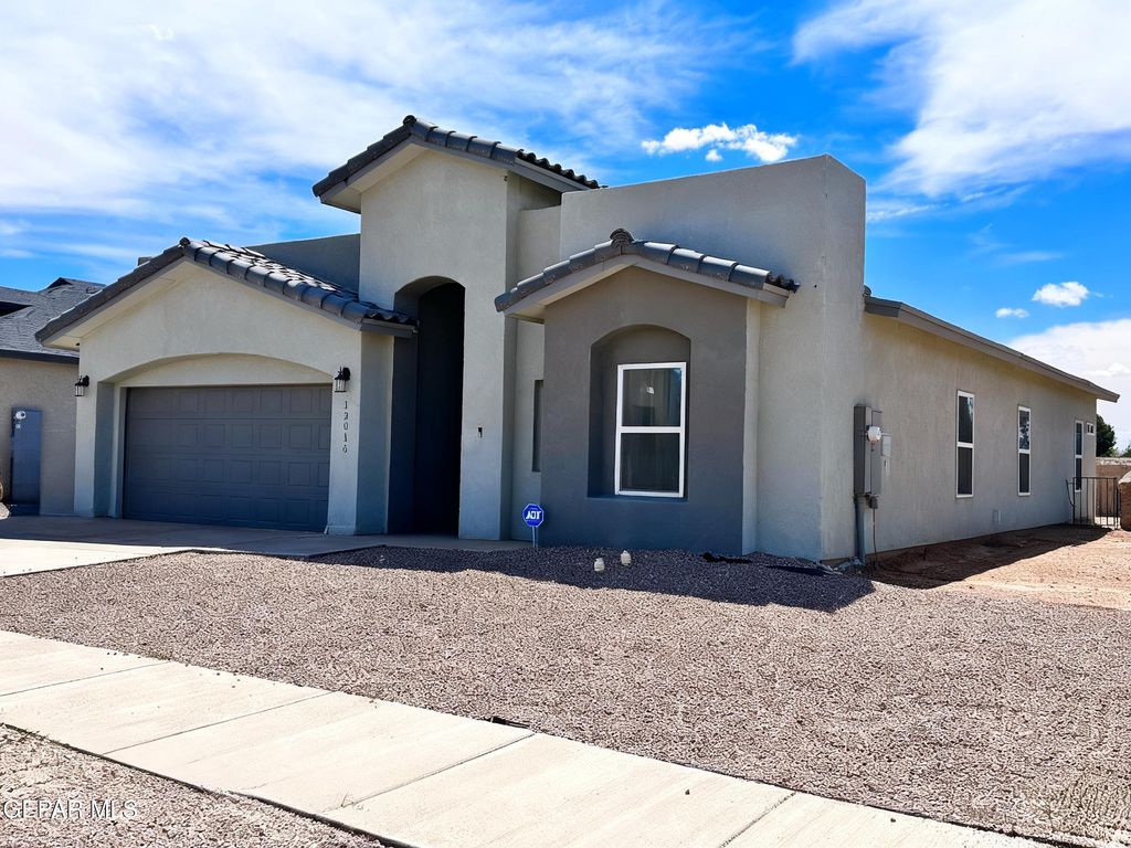 Photo of 12016 Iron Hollow Street, Socorro, TX 79927 (MLS # 942097)