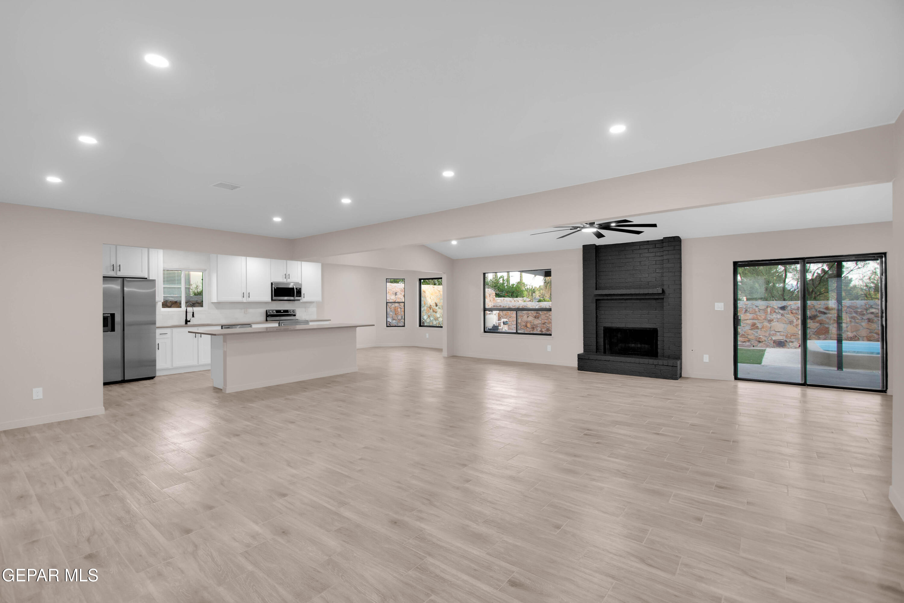 6940 VILLA HERMOSA Drive