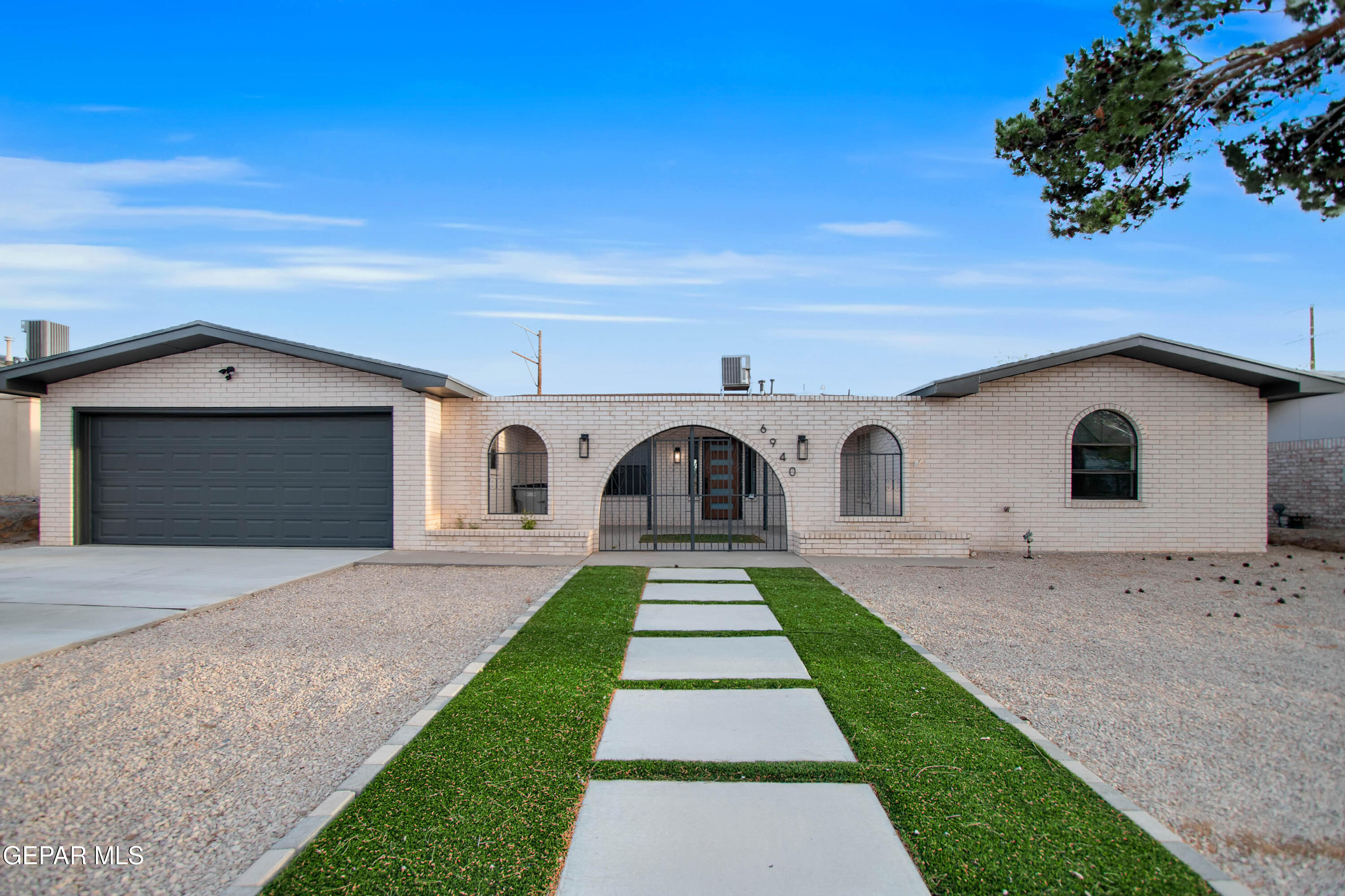 6940 VILLA HERMOSA Drive