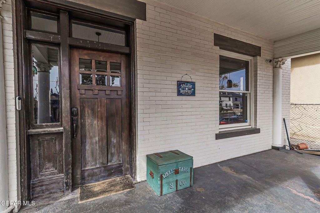 Photo of 1117 ARIZONA Avenue, El Paso, TX 79902 (MLS # 938143)