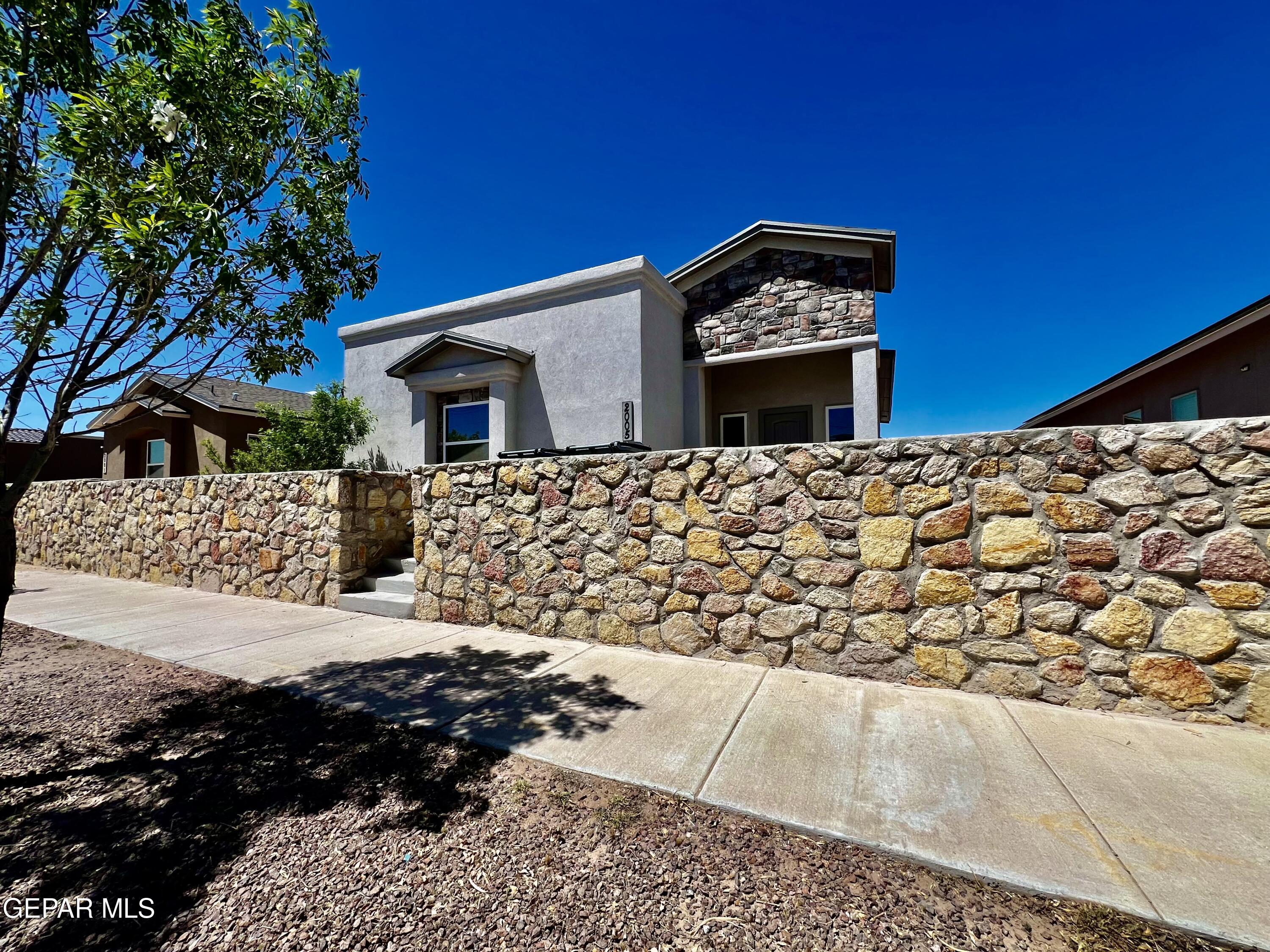 2005 TIM FOSTER Street