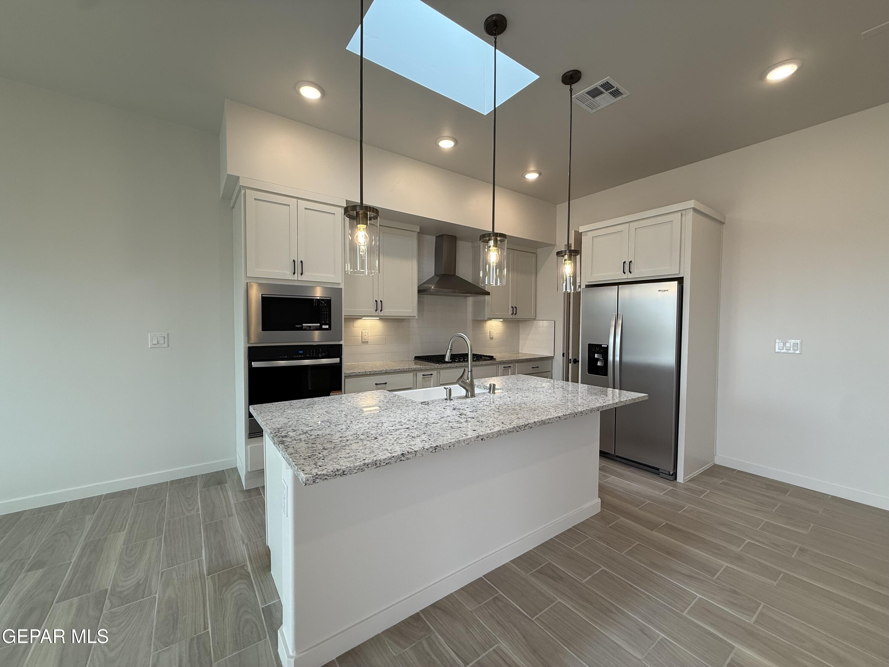 15212 ENDURANCE Avenue