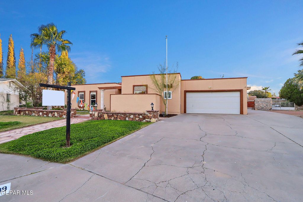 Photo of 1909 CROW Drive, El Paso, TX 79935 (MLS # 948102)
