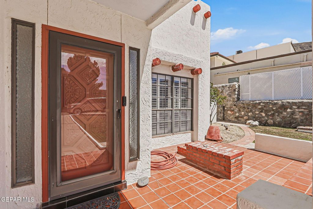 Photo of 605 MOONDALE Drive, El Paso, TX 79912 (MLS # 942699)