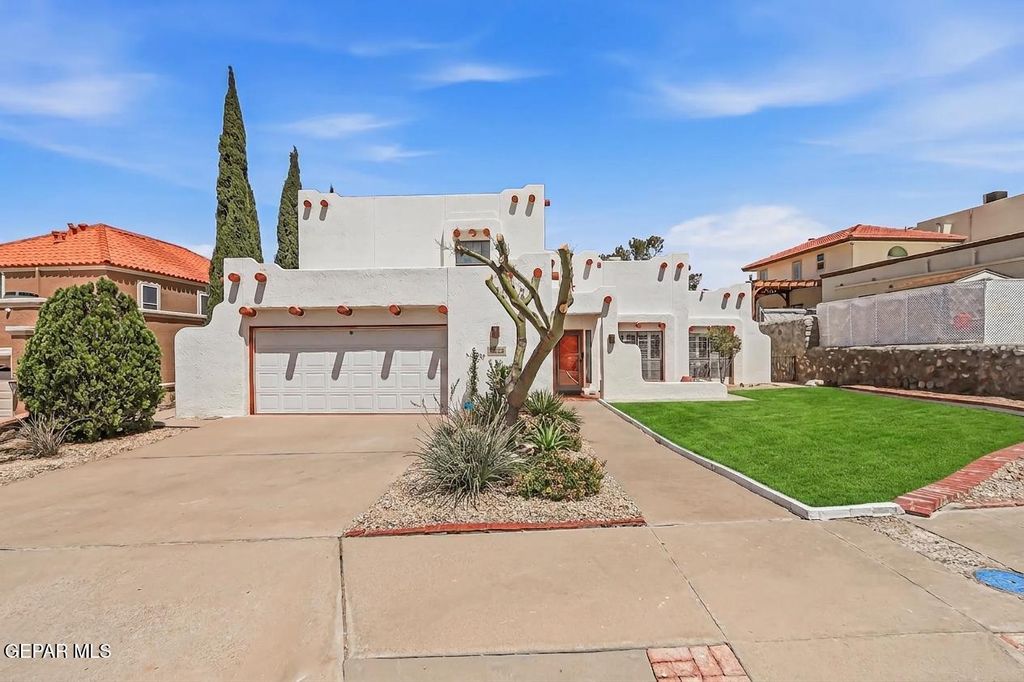 Photo of 605 MOONDALE Drive, El Paso, TX 79912 (MLS # 942699)