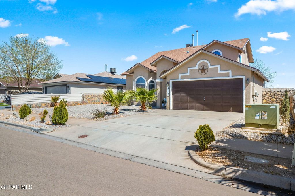 Photo of 812 PASEO DE SUERTE Drive, El Paso, TX 79928 (MLS # 940212)