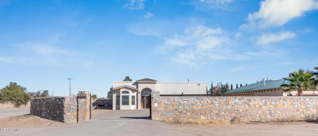 Photo of 3790 LAS CASITAS Drive, El Paso, TX 79938 (MLS # 942151)