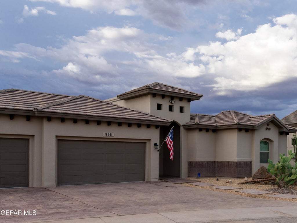 Photo of 916 AZTEC DOVE Lane, El Paso, TX 79932 (MLS # 951697)