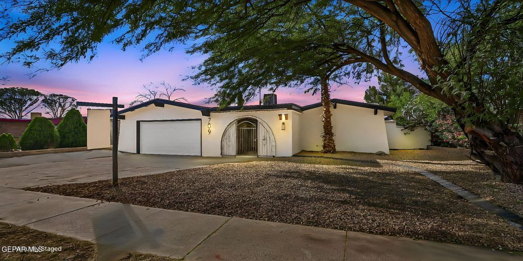 Photo of 709 FRONTERA Road, El Paso, TX 79922 (MLS # 943384)