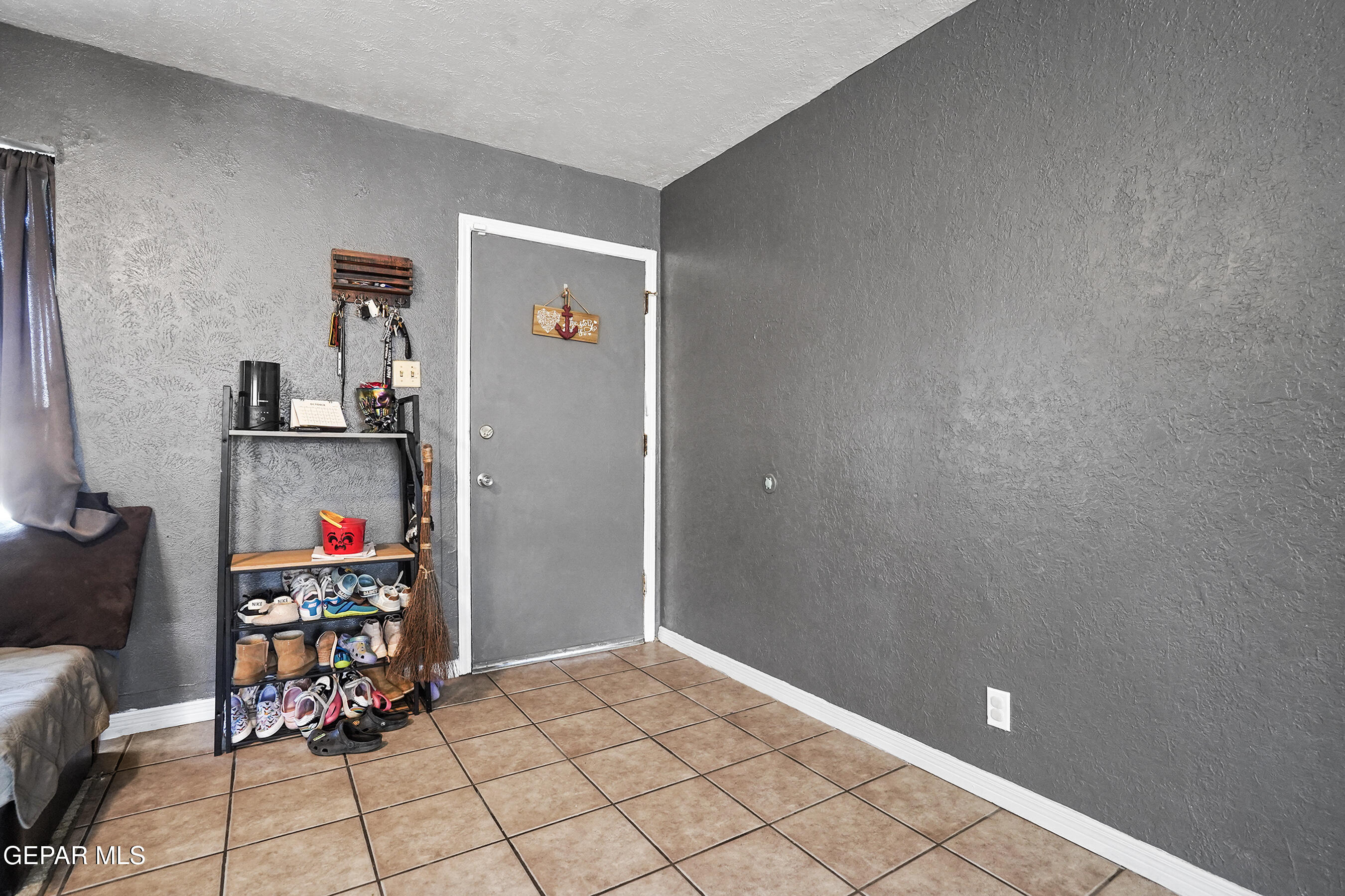 5516 FAIRBANKS Drive