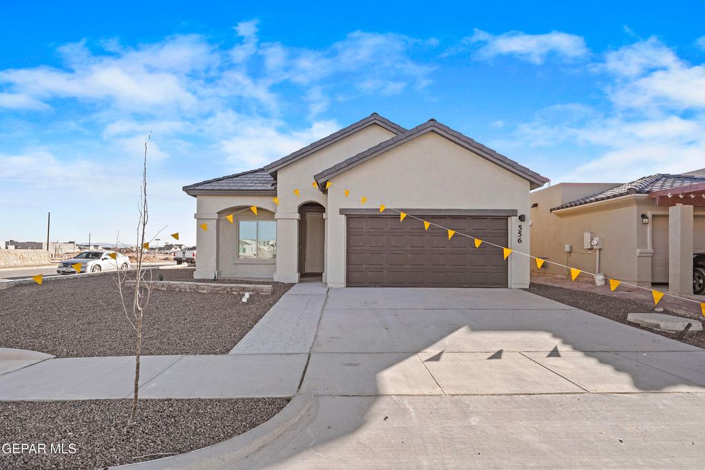 Photo of 556 Paseo Dulce Avenue, Horizon City, TX 79928 (MLS # 942923)