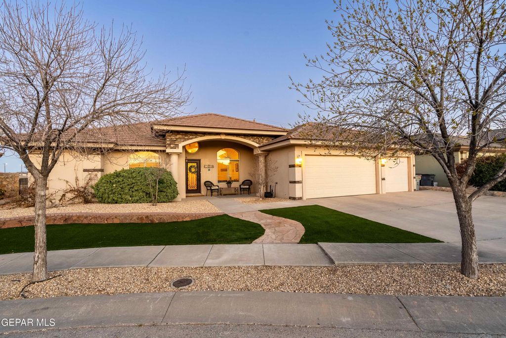 Photo of 12676 Tierra Alzada Drive, El Paso, TX 79938 (MLS # 940173)