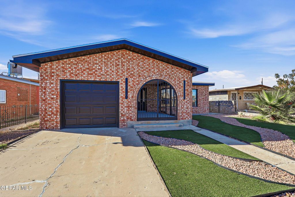 Photo of 515 S South Concepcion Street, El Paso, TX 79905 (MLS # 934750)