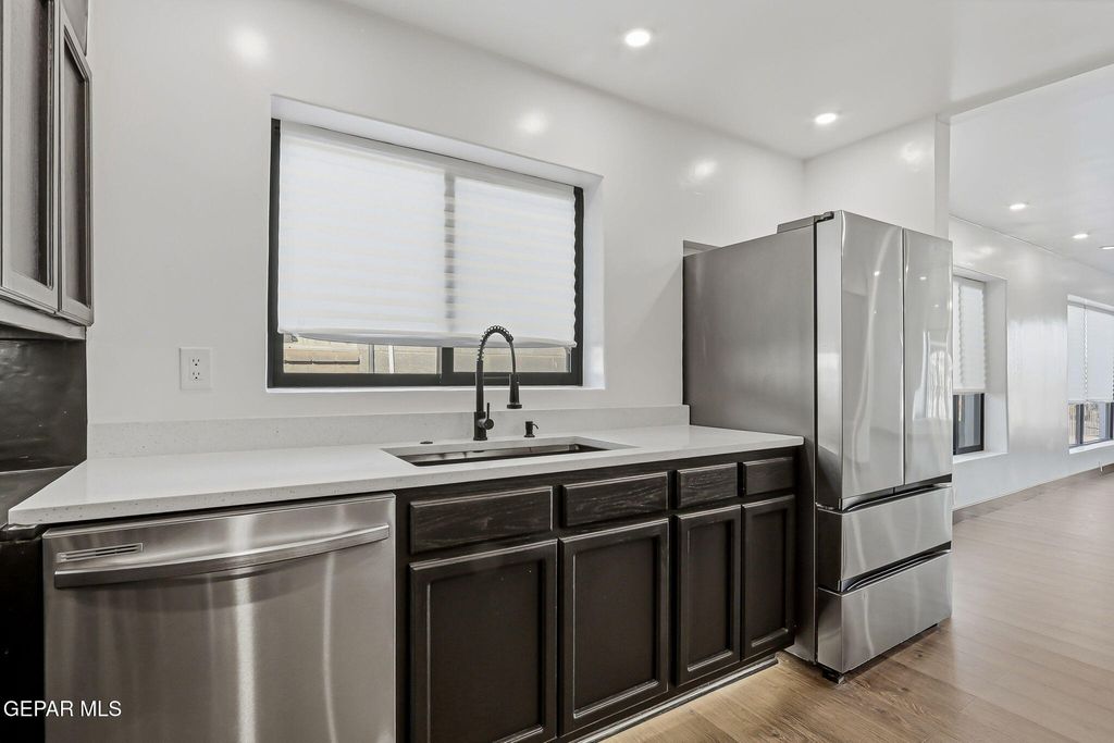 Photo of 515 S South Concepcion Street, El Paso, TX 79905 (MLS # 934750)