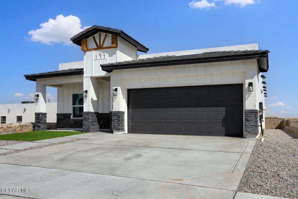 Photo of 13829 Paseo Del Loma Court, Horizon City, TX 79928 (MLS # 941128)