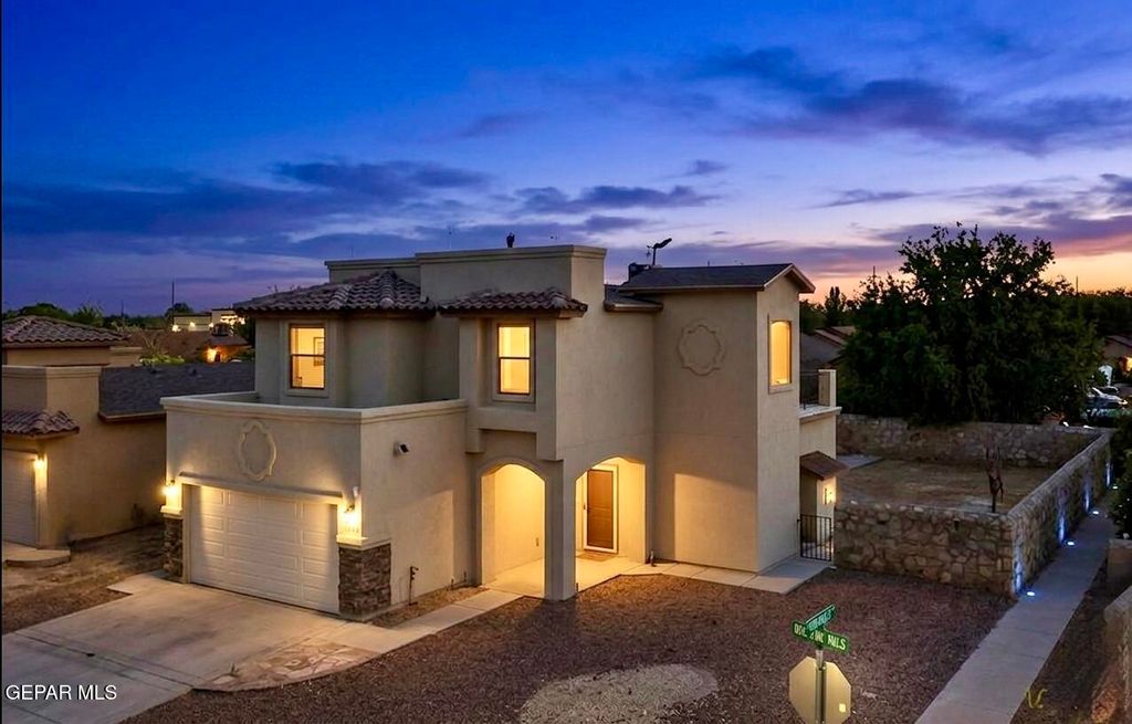 Photo of 523 Villas Del Valle Drive, Socorro, TX 79927 (MLS # 944121)