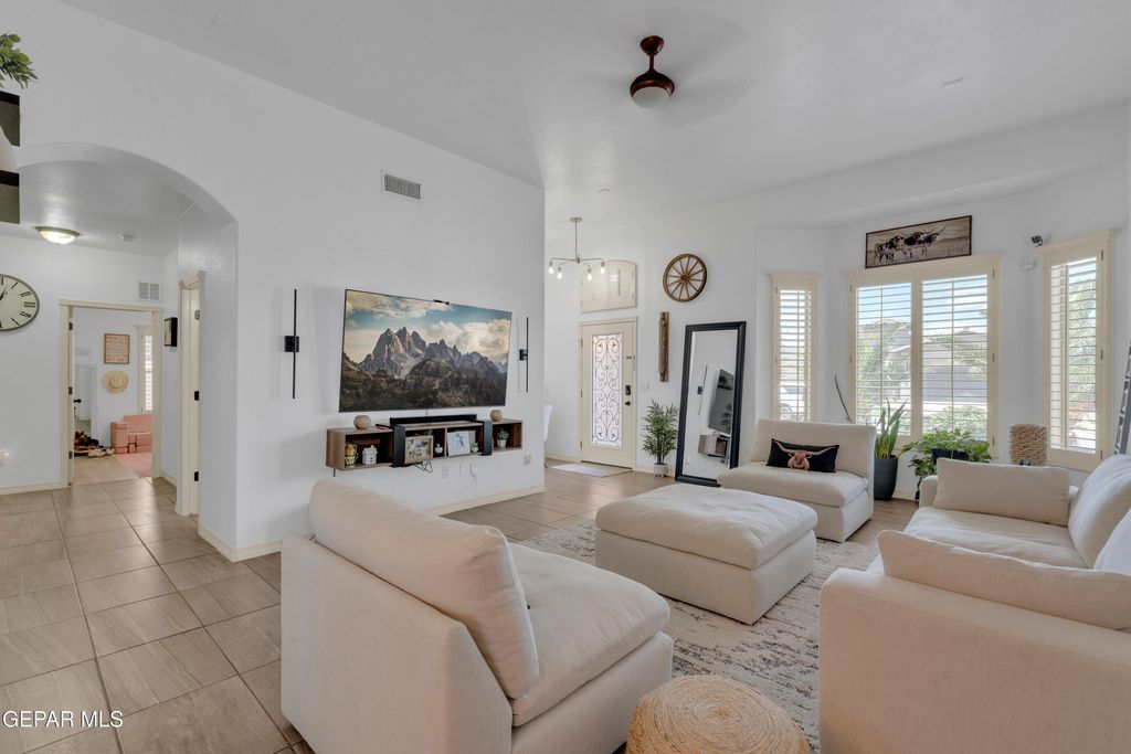 Photo of 14908 TED BANKS Avenue, El Paso, TX 79938 (MLS # 944759)