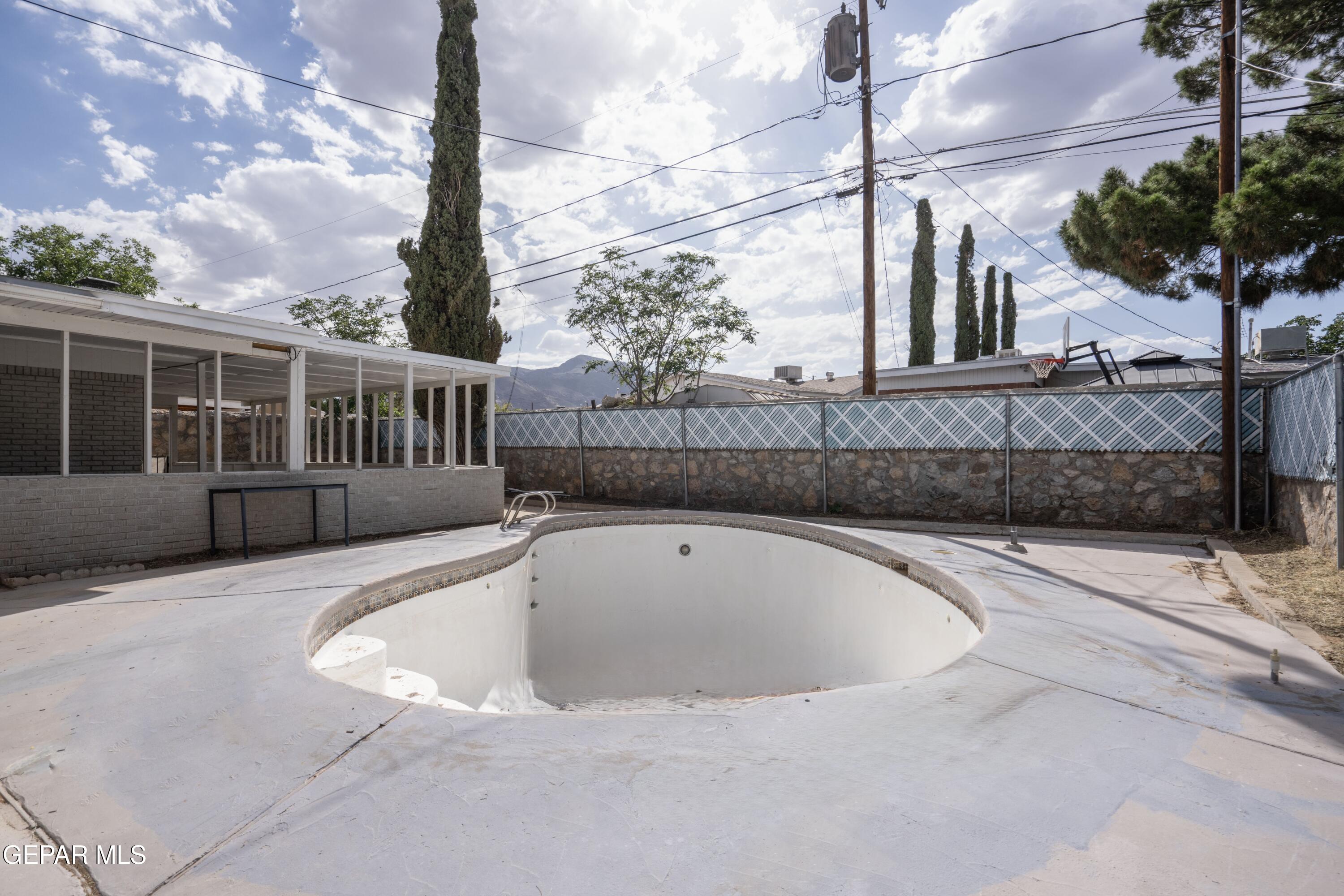 10317 THOR Street - Photo 4