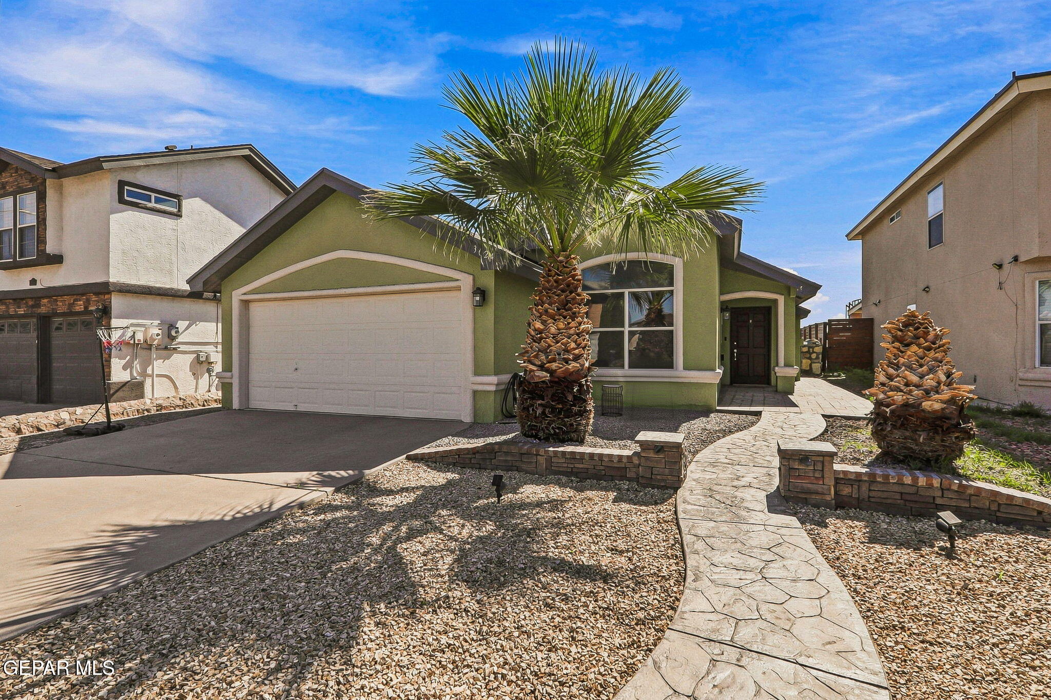 3624 LA CUESTA Drive